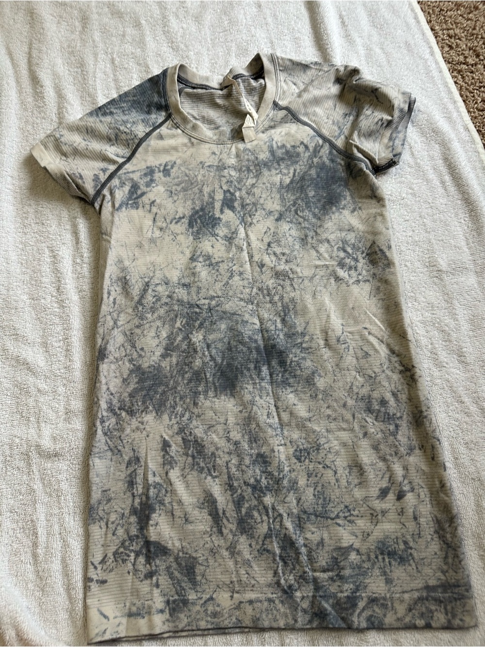 lululemon athletica Men's Short Sleeve Tie-Dye Tee - Gray & White